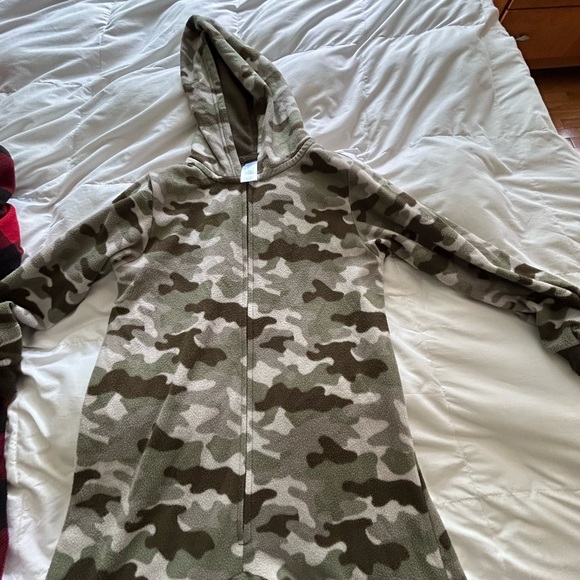 Children's Place Boys' Long Sleeve Fleece Zip Up One Piece Pajamas Size 7/8 - Picture 3 of 5